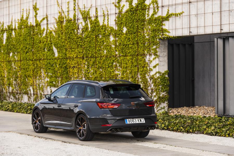  Seat Leon Cupra R ST (5F) 2018 года  (WW) (фото 27 из 40)